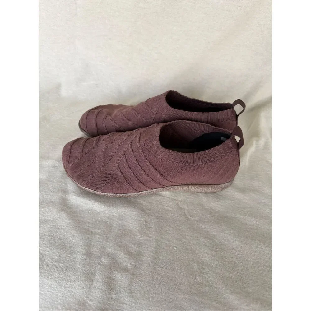 NAOT Okahu Slip-on Comfort Shoe in Blush 38/7.5 Gorpcore Podiatrist Approved